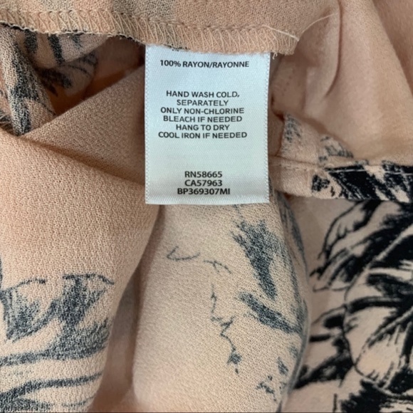 BP. - Print Ruffle Top - Picture 5 of 5